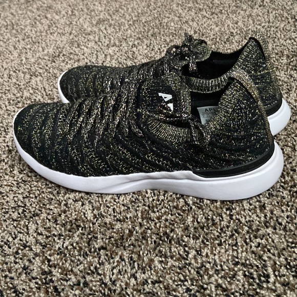 APL Techloom Wave Metallic Sneakers, like new - Picture 2 of 10